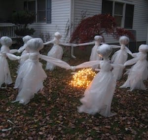 25 Spooky DIY Halloween Yard Decorations For A Hauntingly Fun Night