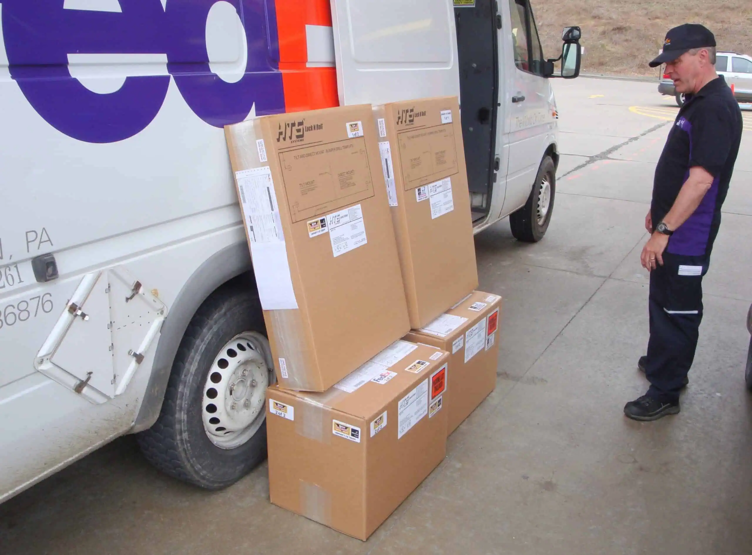 fedex delivery scaled