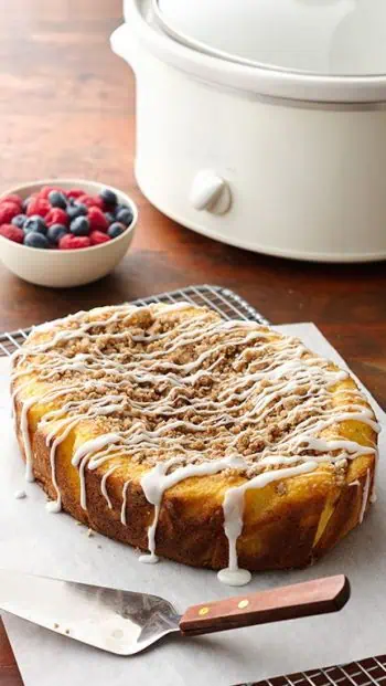 Slow Cooker Crumb Coffee Cake | Slow Cooker Dessert Recipes