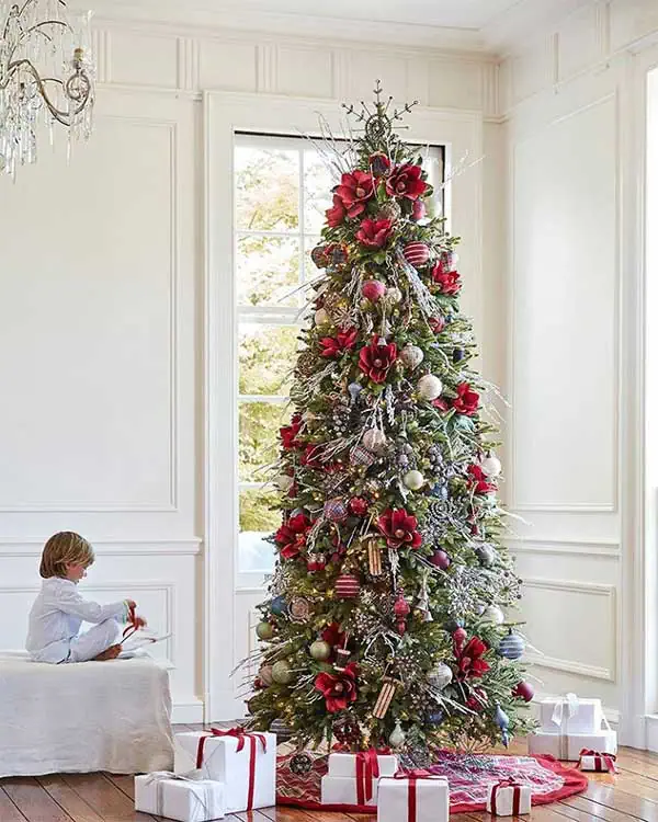 Charming Farmhouse Christmas Tree