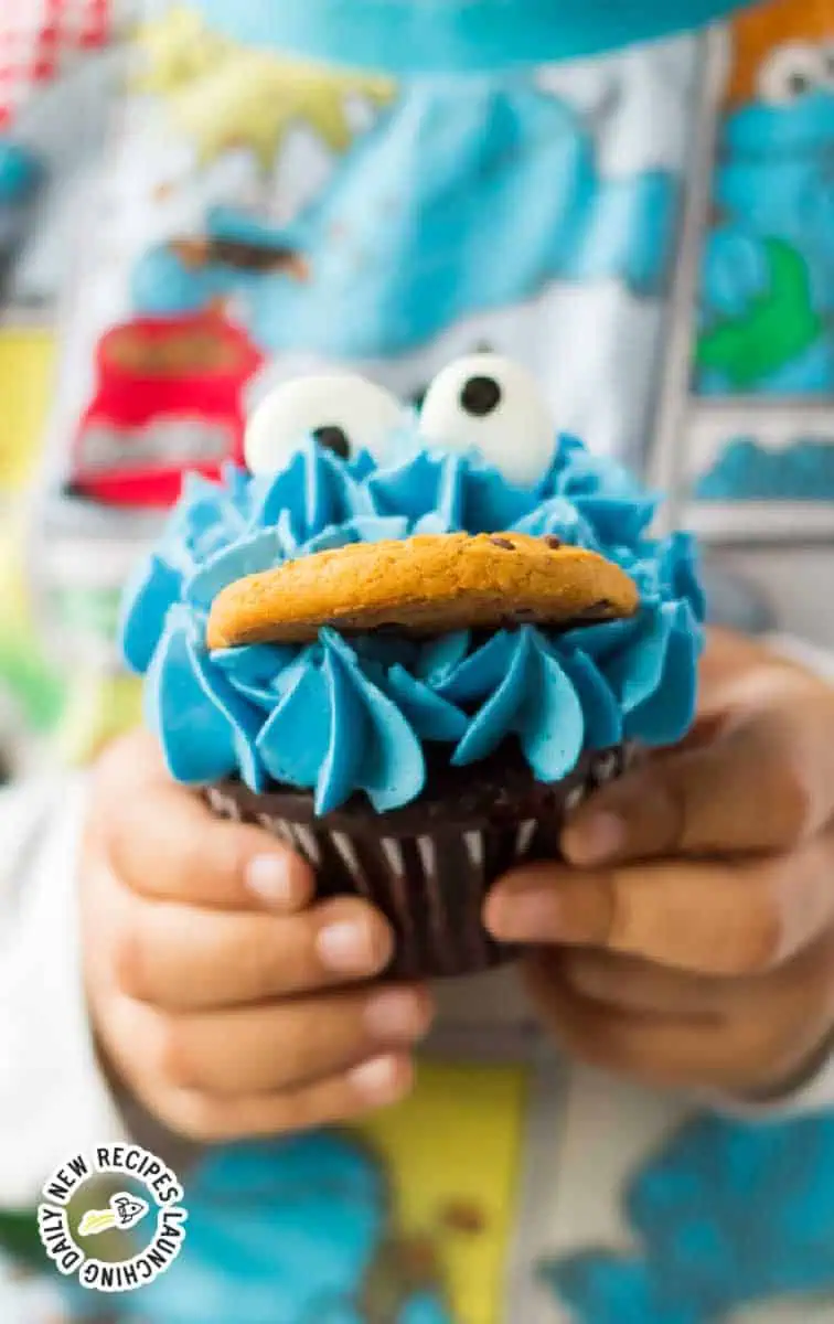 Cookie Monster Cupcakes Hero2