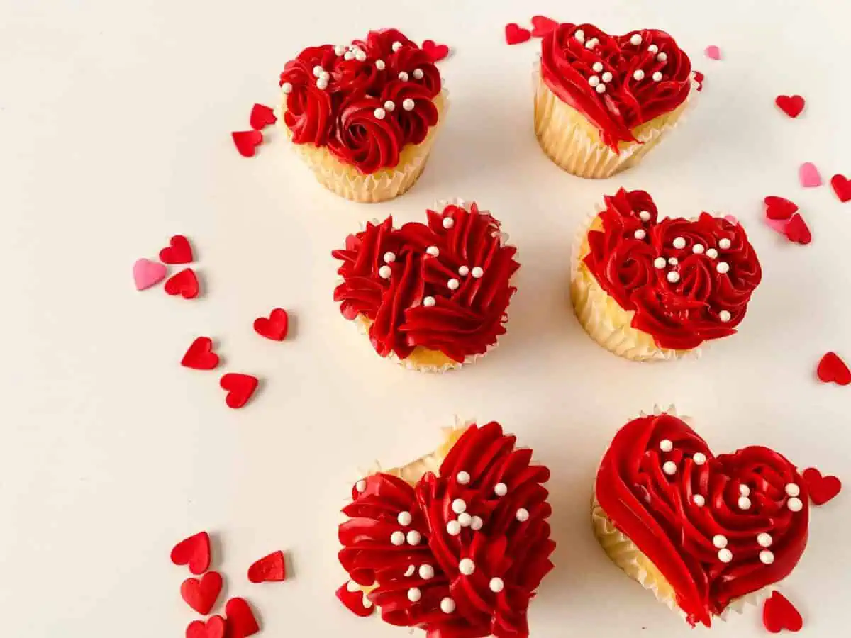 Heart Shaped Valentine Cupcakes 07