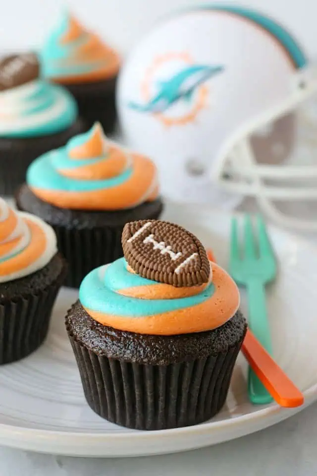 Miami Dolphins Cupcakes