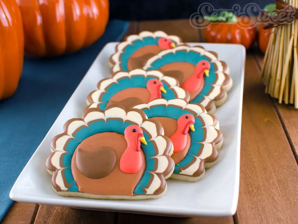 Simple and Easy to Make Thanksgiving Turkey Decorated Cookies