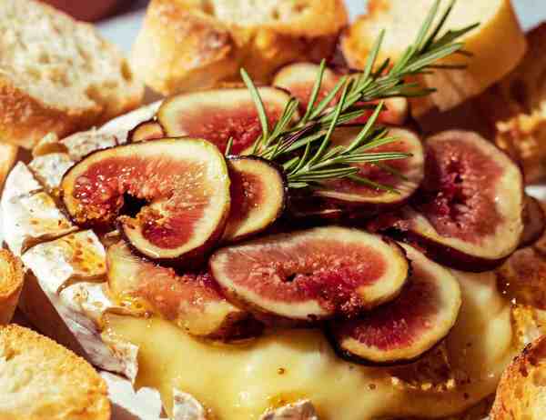 baked-brie-with-fig-jam-honey-3-1200