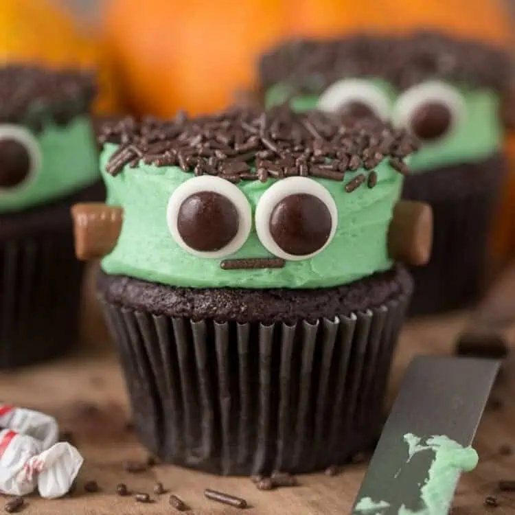 cute Frankenstein cupcake idea