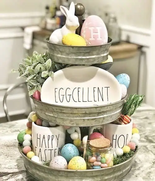 eggcelent tiered tray
