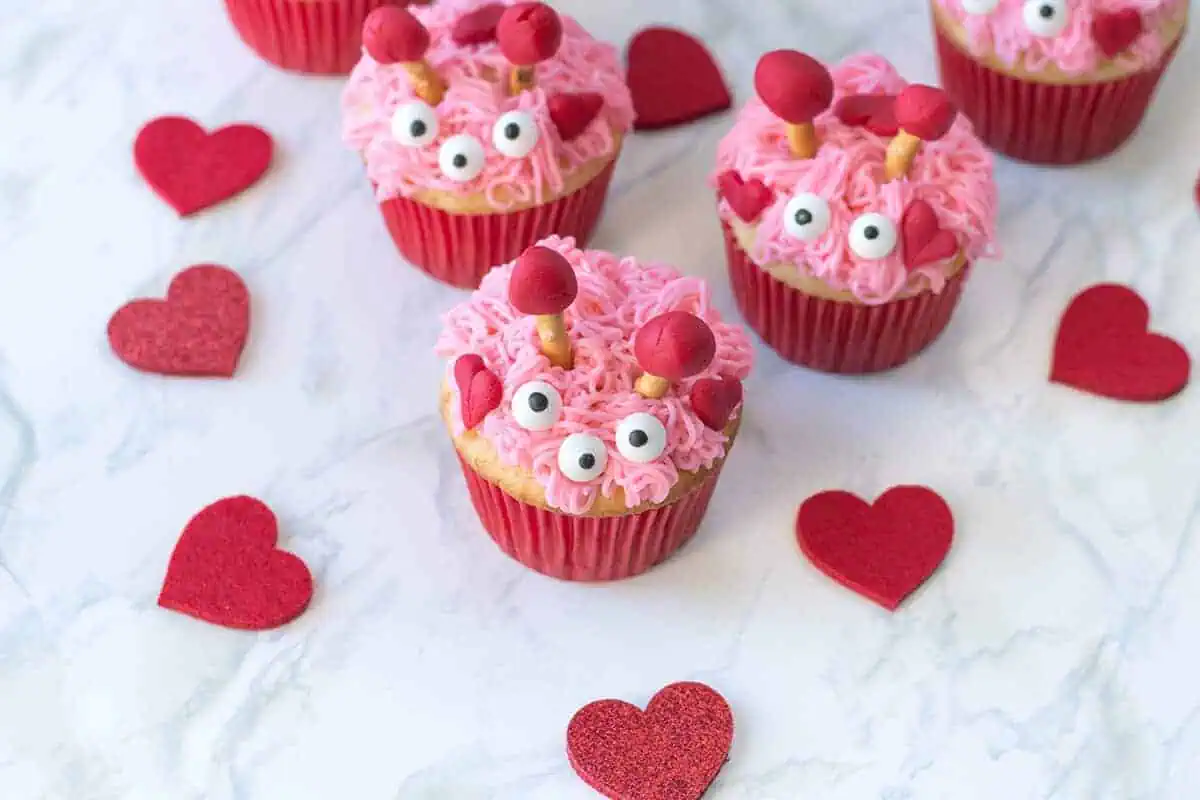 furry monster valentine cupcakes 7