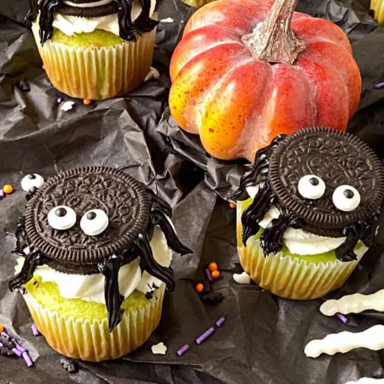 oreo spider cupcakes for halloween