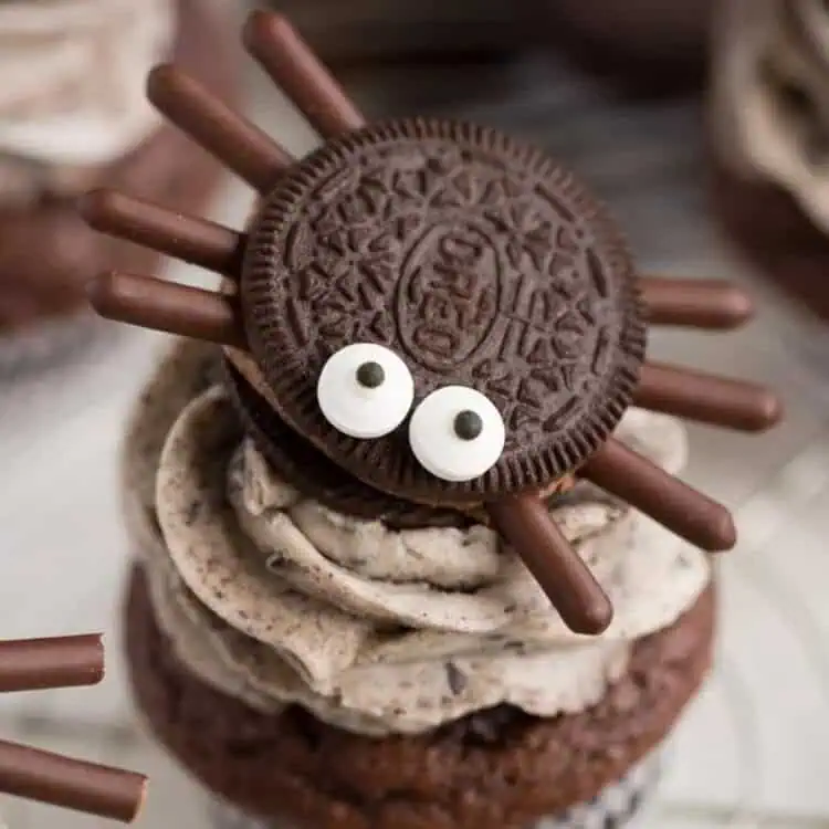 spider oreo halloween cupcakes