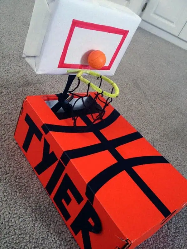 DIY basketball box for valentine's cards - perfect for your little athlete! 