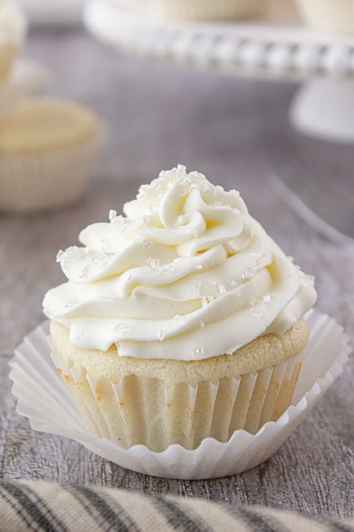 white cupcakes 2