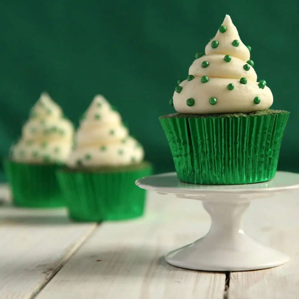 1 Green velvet cupcakes web