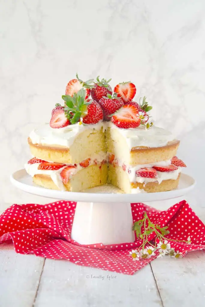 evoo strawberry cake4 1200 2