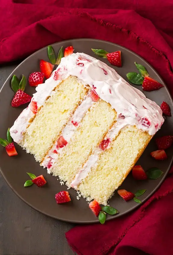 fresh strawberry cake4 srgb