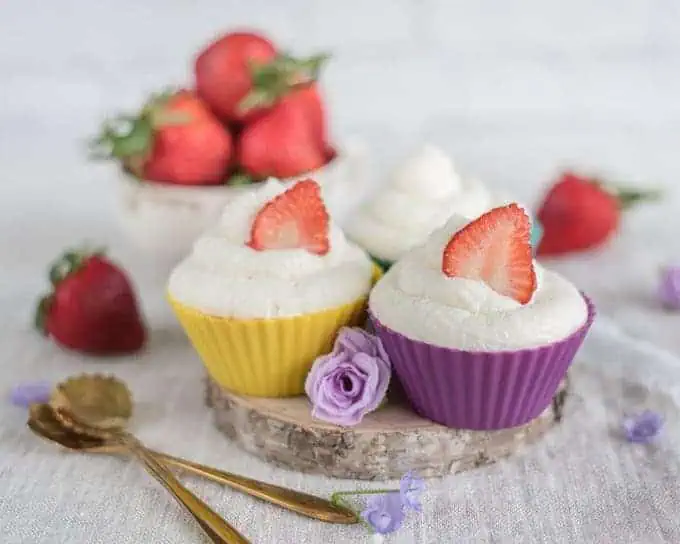 strawberry shortcake cupcakes with whipped cream