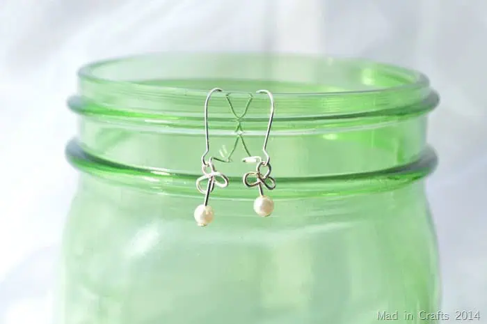 wire shamrock earrings thumb