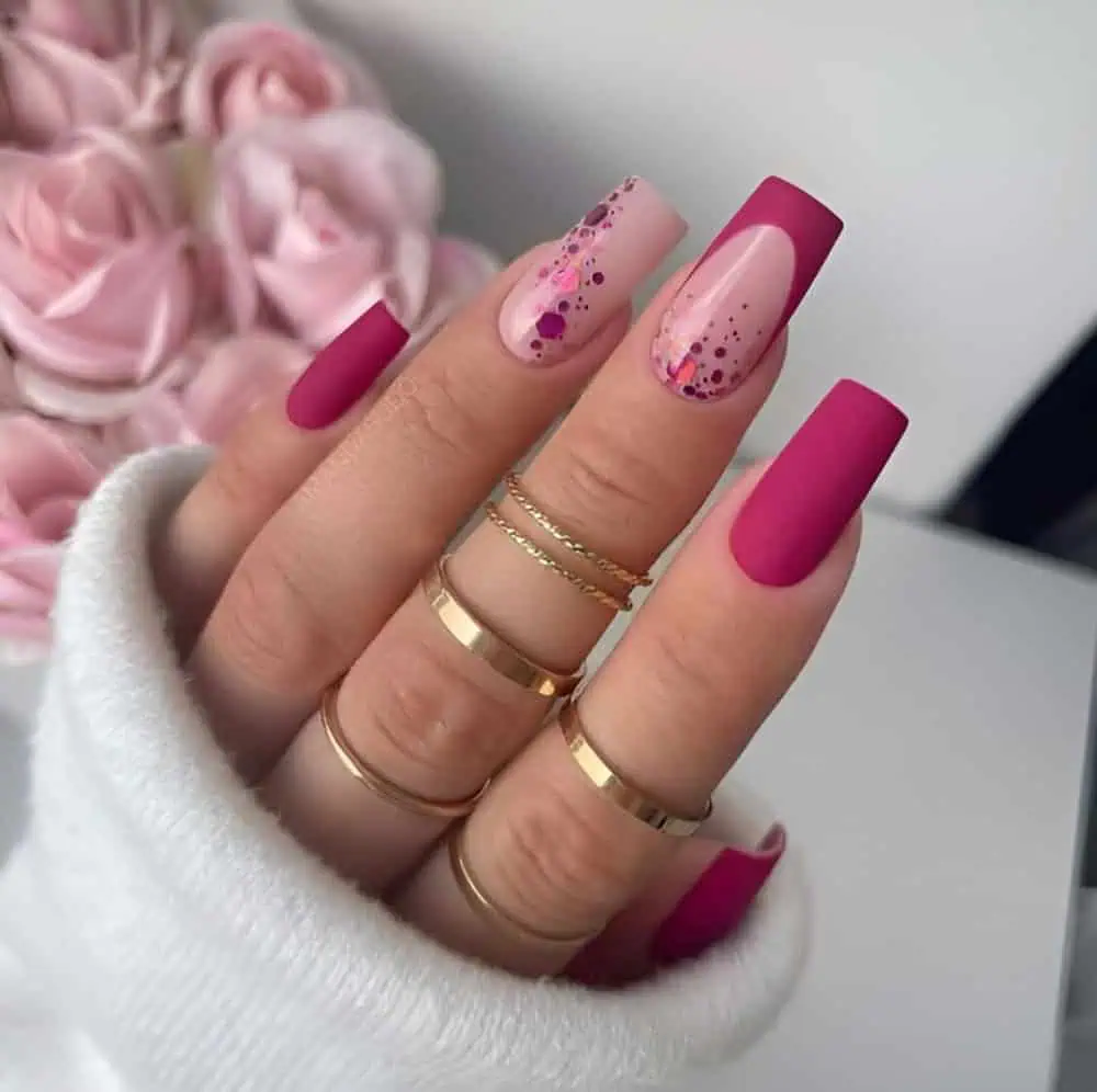 image 10 - Magenta nails go beyond mere fashion; they epitomize audacious personality and flair. Here, we delve into the appeal of magenta nail lacquer, spanning the rich tones of OPI and Essie to the mesmerizing hues of gel varnishes.