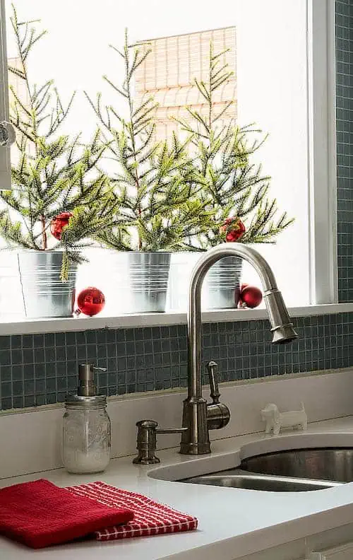 1 Christmas Kitchen Decorating Ideas 28 of 29 2