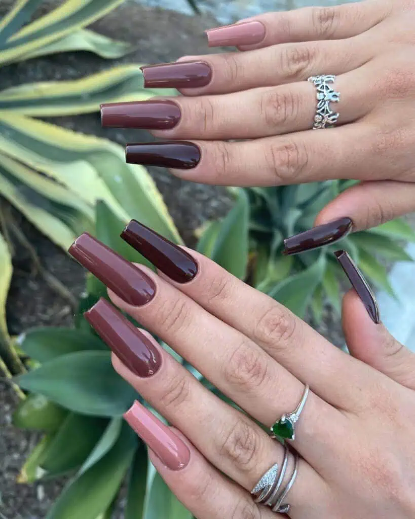 Uncover the beauty of earth tone nails featuring distinctive designs and hues. Find inspiration for earthy nail polish, natural nail art, and beyond.