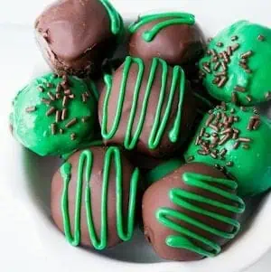 3 Ingredient Mint Oreo Truffles. A simple no bake recipe favorite sallysbakingaddiction.com 5