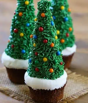 Easy Christmas Tree Cupcakes