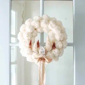 DIY Pom Pom Christmas Wreath yarn craft