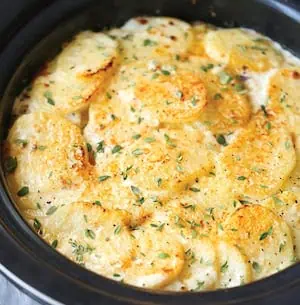 Slow Cooker Cheesy Scalloped Potatoes