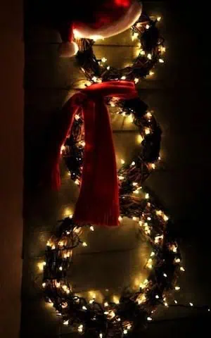 Lit Snowman Wreath