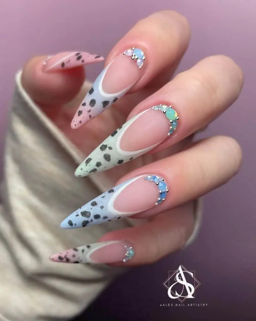Charming bunny-themed nail art on soft pastel nails – ideal Easter designs for a vibrant spring vibe!