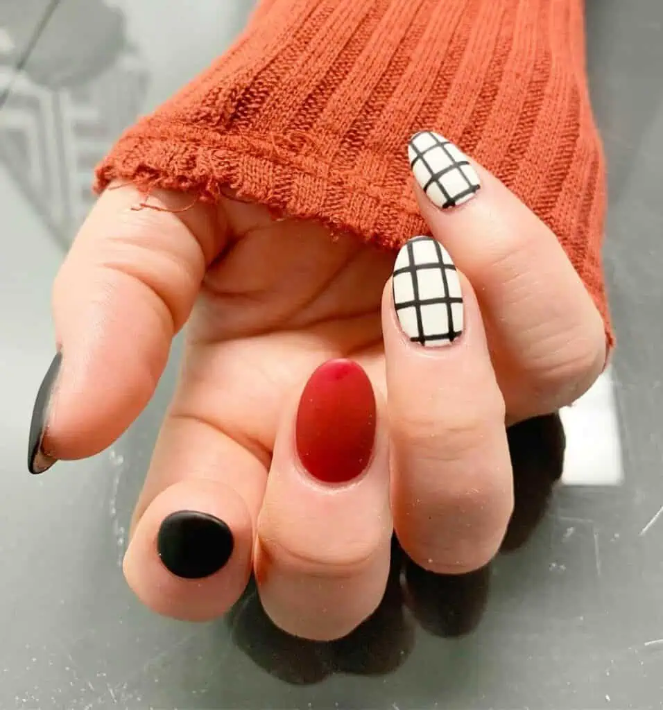 Explore the stylish realm of contemporary nail art with cutting-edge designs, fashionable nails, and inspiration for all seasons and events.
