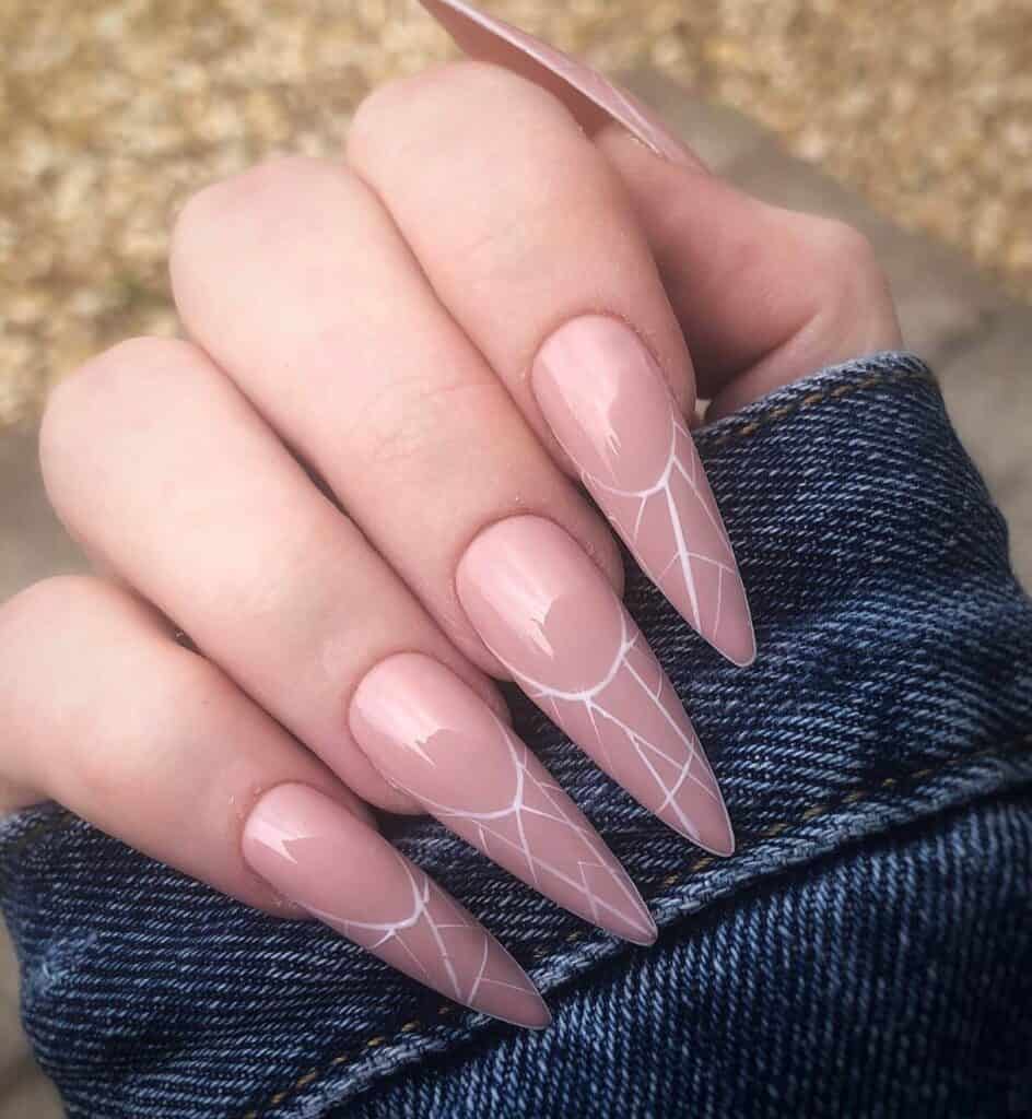 21 enkla trendiga moderna nageldesigner [2024] för en snygg look