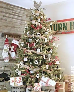 Rustic Farmhouse Christmas Tree