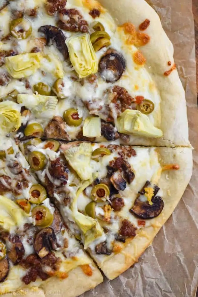 Explore a variety of tastes with our pizza recipes, featuring traditional crusts and creative, healthy options ideal for every pizza enthusiast!