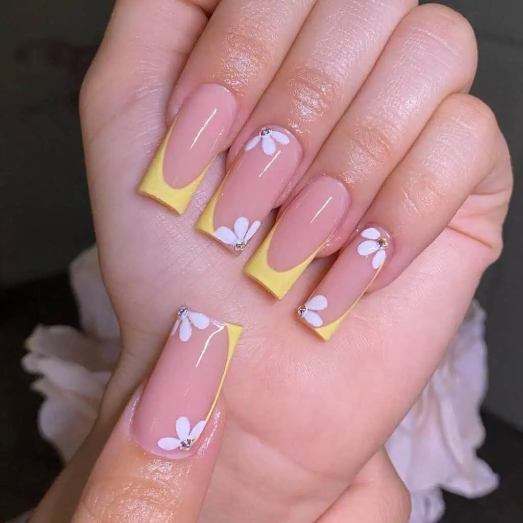 yellow nails 14