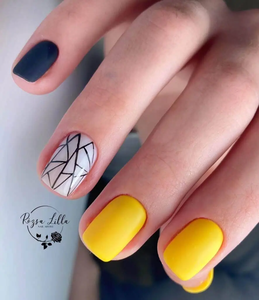 yellow nails 18