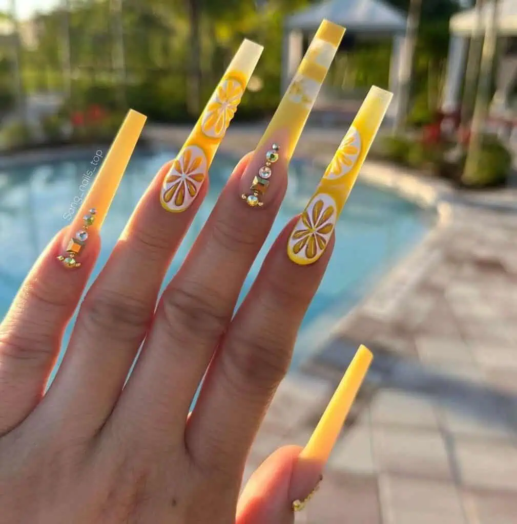 yellow nails 8