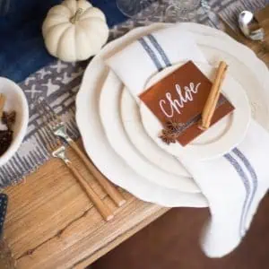 Warm and Cozy Thanksgiving Table decor