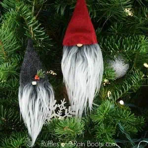 1 Christmas Gnome Ornaments S