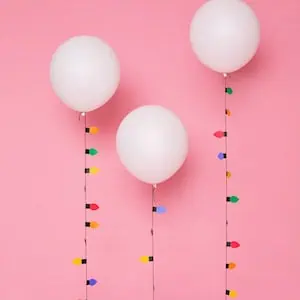 1 DIY Christmas Light Balloon Garlands5