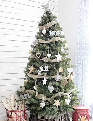 Christmas Home Tour. Simple Rustic Christmas Tree