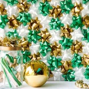 DIY Christmas Bow Backdrop