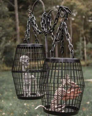  Hanging Zombie Cages