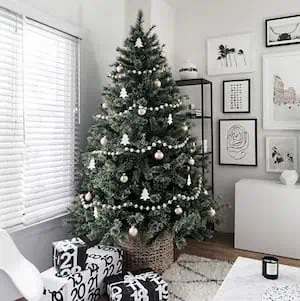 Minimal Scandinavian Christmas Tree 8