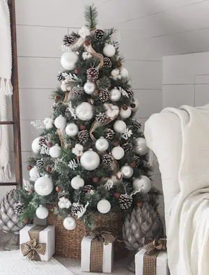 Simple Farmhouse Christmas Bedroom 21