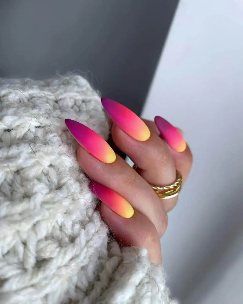 15 19 - Almond nail designs have taken the beauty world by storm, offering a blend of elegance and versatility that suits any occasion. Whether you prefer intricate patterns or minimalist styles, these nail designs offer endless possibilities for expressing your personality.