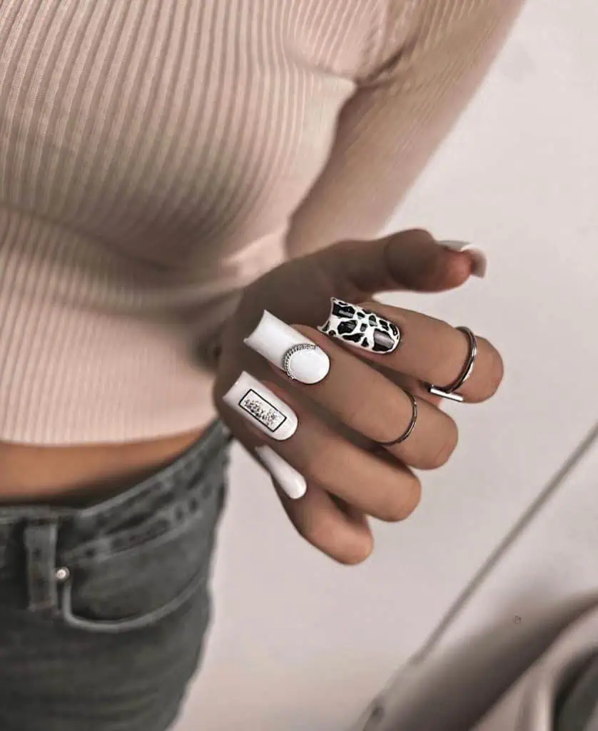 18 20 - White nail designs are a timeless trend that never goes out of style. From minimalist accents to intricate patterns, these designs offer endless possibilities for those looking to make a statement with their nails. Whether you're seeking a classic look or something more modern and bold, white nails can be both versatile and elegant.